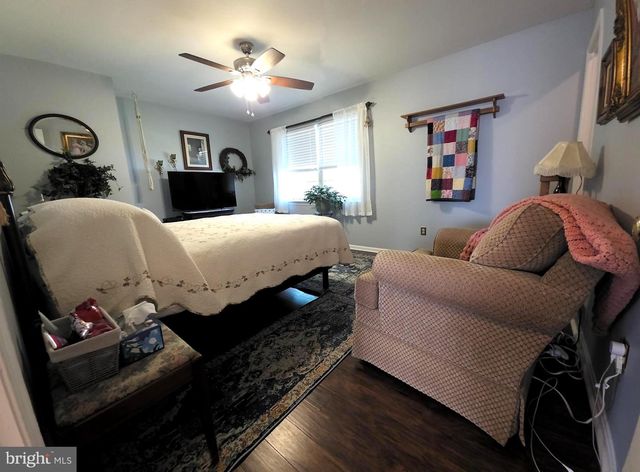 862 HOLLY DR, La Plata, MD 20646