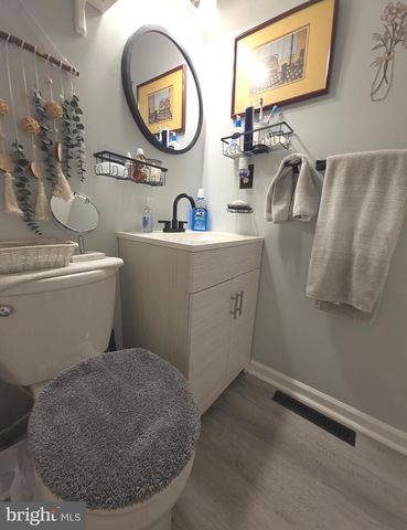 862 HOLLY DR, La Plata, MD 20646