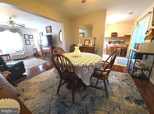 862 HOLLY DR, La Plata, MD 20646