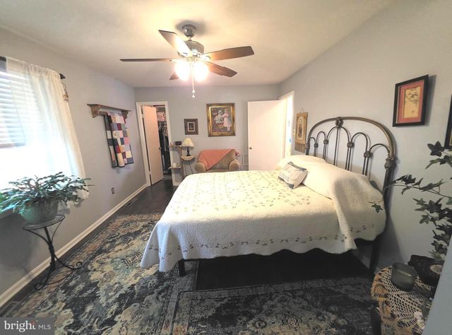 862 HOLLY DR, La Plata, MD 20646