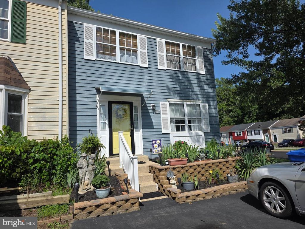 862 HOLLY DR, La Plata, MD 20646