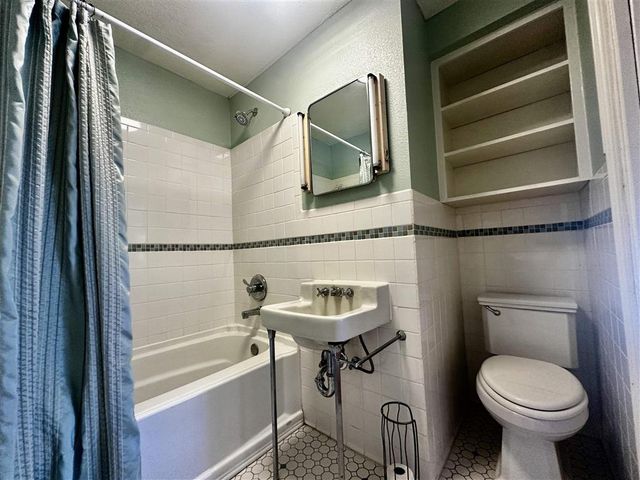 2529 Aster Street, Lake Charles, LA 70601