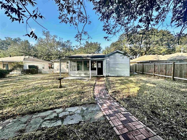 2529 Aster Street, Lake Charles, LA 70601