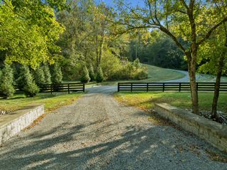 6017 Russell Ridge Ln, Franklin, TN 37064