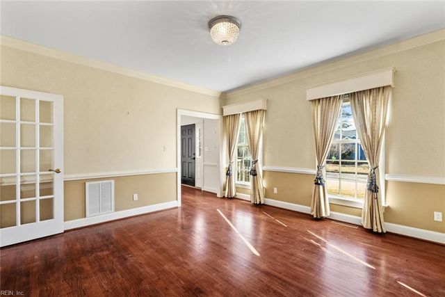 2152 Lords LNDG, Virginia Beach, VA 23454