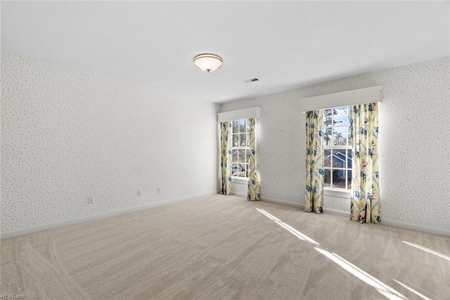 2152 Lords LNDG, Virginia Beach, VA 23454