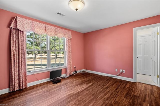 2152 Lords LNDG, Virginia Beach, VA 23454