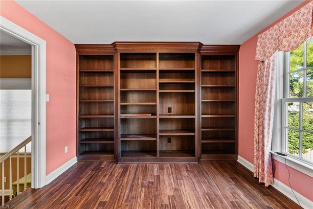 2152 Lords LNDG, Virginia Beach, VA 23454