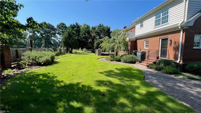 2152 Lords LNDG, Virginia Beach, VA 23454