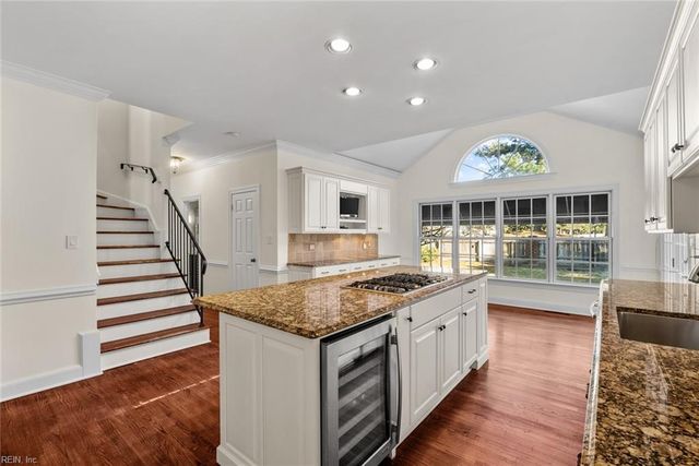 2152 Lords LNDG, Virginia Beach, VA 23454