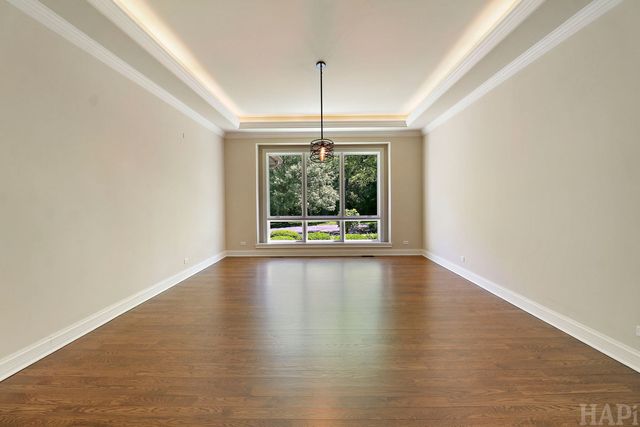 8806 WHISPERING PINES Trail, Woodstock, IL 60098
