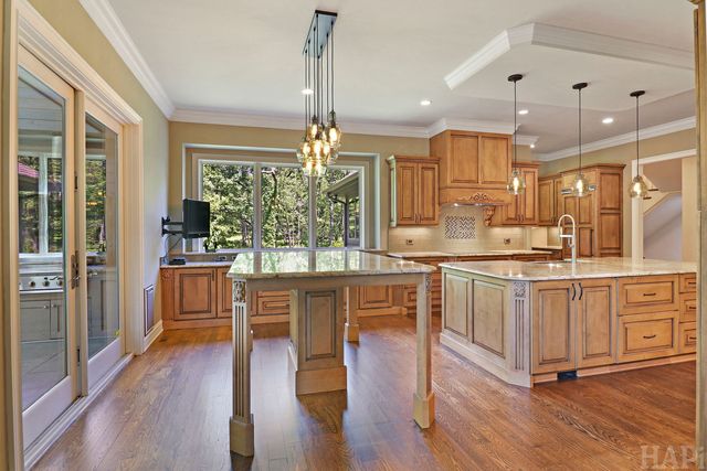 8806 WHISPERING PINES Trail, Woodstock, IL 60098