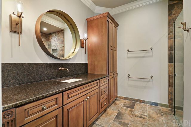 8806 WHISPERING PINES Trail, Woodstock, IL 60098