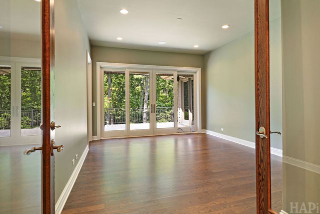 8806 WHISPERING PINES Trail, Woodstock, IL 60098