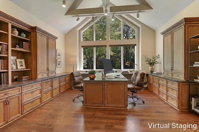 8806 WHISPERING PINES Trail, Woodstock, IL 60098