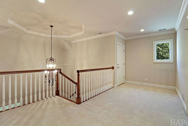 8806 WHISPERING PINES Trail, Woodstock, IL 60098