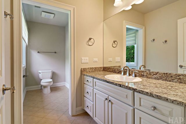 8806 WHISPERING PINES Trail, Woodstock, IL 60098