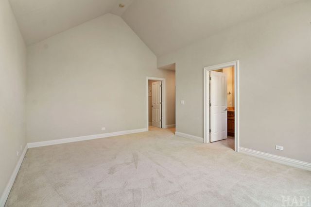 8806 WHISPERING PINES Trail, Woodstock, IL 60098