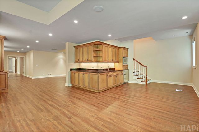 8806 WHISPERING PINES Trail, Woodstock, IL 60098