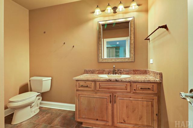 8806 WHISPERING PINES Trail, Woodstock, IL 60098