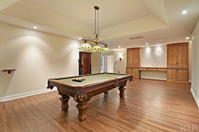 8806 WHISPERING PINES Trail, Woodstock, IL 60098