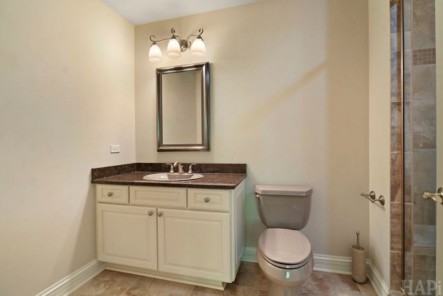 8806 WHISPERING PINES Trail, Woodstock, IL 60098