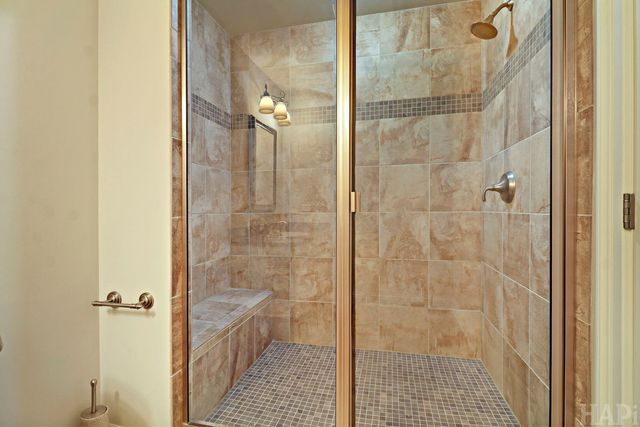 8806 WHISPERING PINES Trail, Woodstock, IL 60098