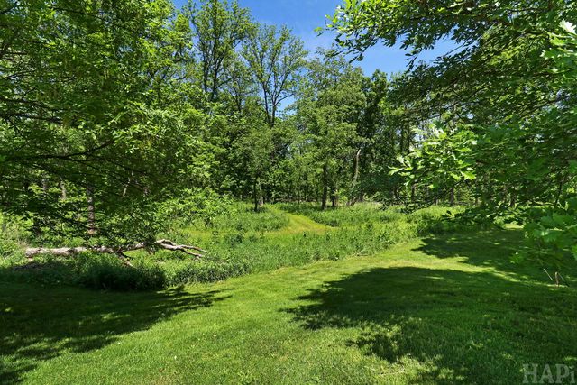 8806 WHISPERING PINES Trail, Woodstock, IL 60098