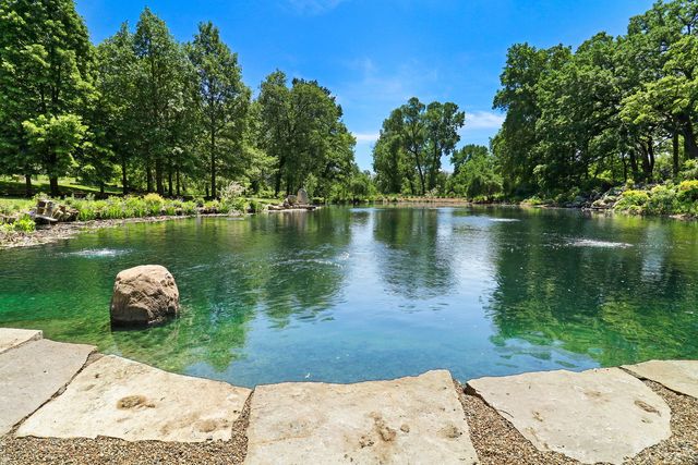 8806 WHISPERING PINES Trail, Woodstock, IL 60098