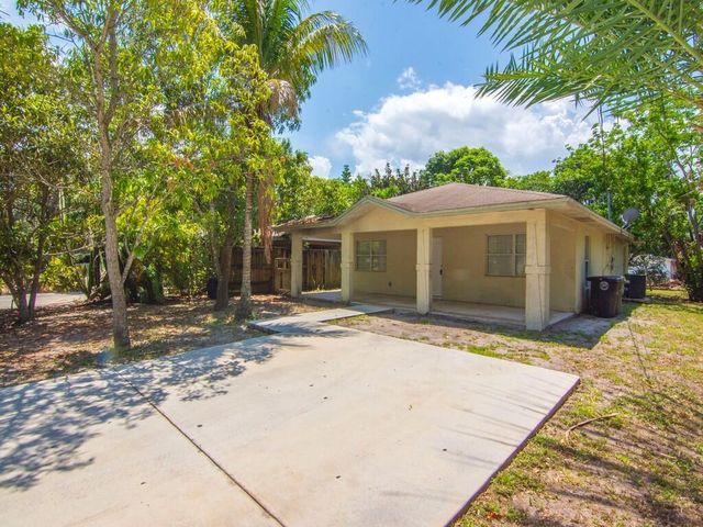 605 Dundas Court, Fort Pierce, FL 34950