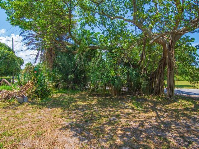 605 Dundas Court, Fort Pierce, FL 34950