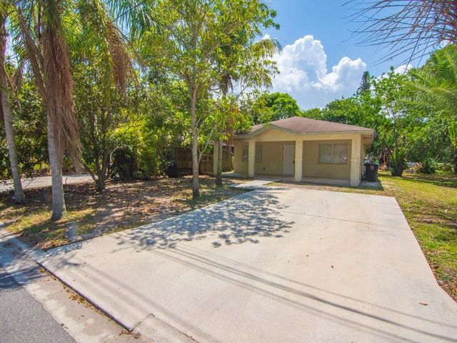 605 Dundas Court, Fort Pierce, FL 34950