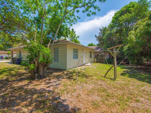 605 Dundas Court, Fort Pierce, FL 34950
