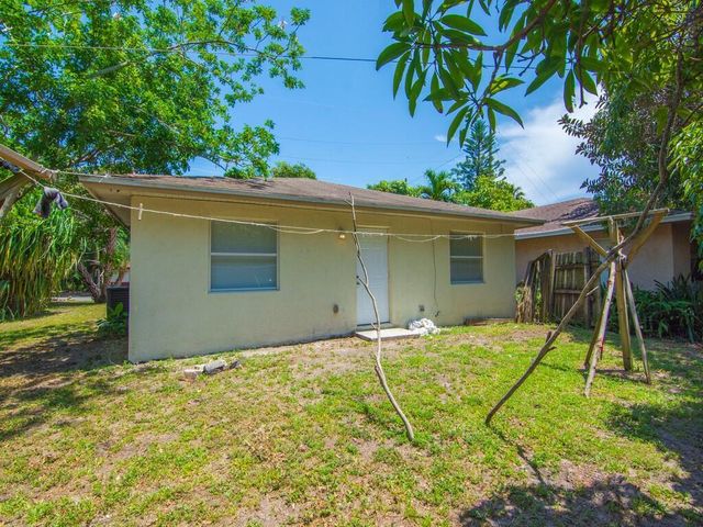 605 Dundas Court, Fort Pierce, FL 34950