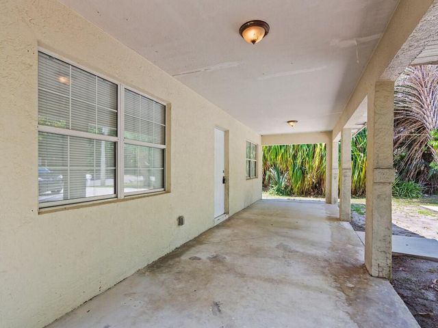 605 Dundas Court, Fort Pierce, FL 34950