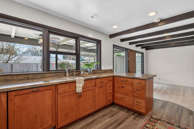 711 NW Amelia Drive, Grants Pass, OR 97526