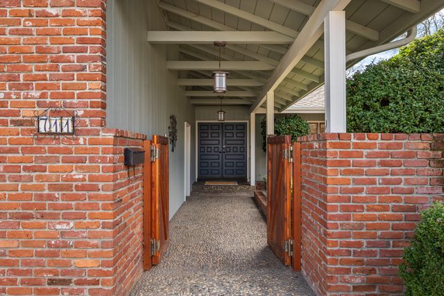 711 NW Amelia Drive, Grants Pass, OR 97526