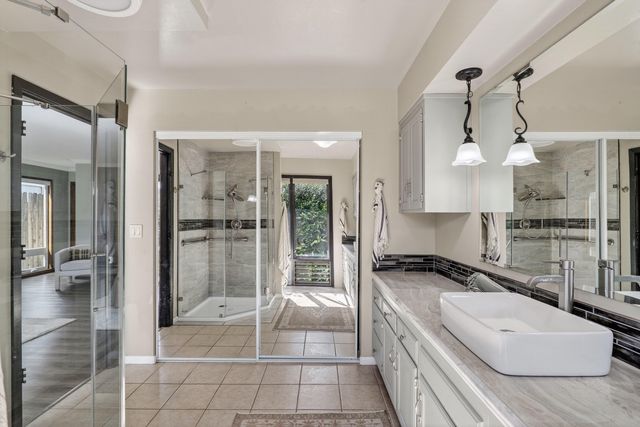 711 NW Amelia Drive, Grants Pass, OR 97526