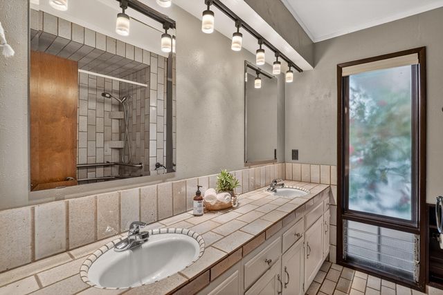 711 NW Amelia Drive, Grants Pass, OR 97526