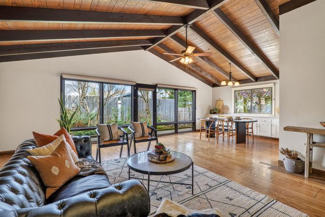 711 NW Amelia Drive, Grants Pass, OR 97526