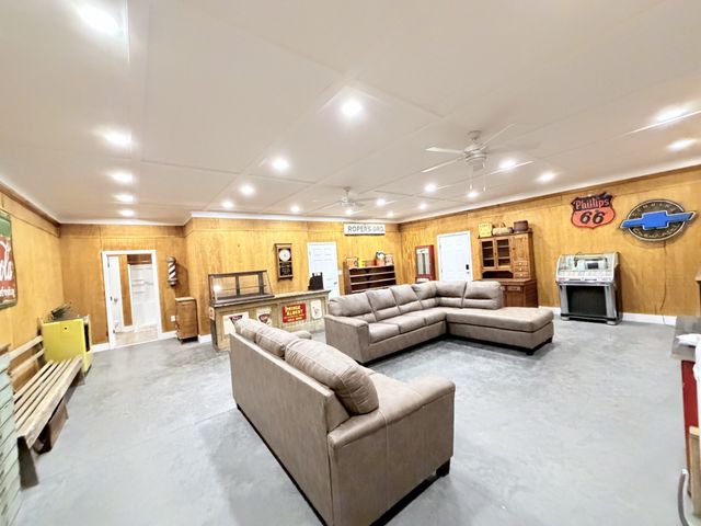 10650 Lascassas Pike, Milton, TN 37118