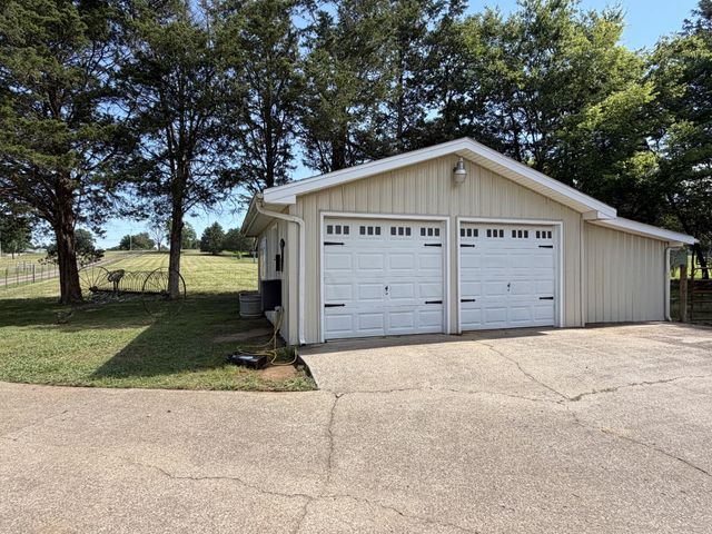 10650 Lascassas Pike, Milton, TN 37118