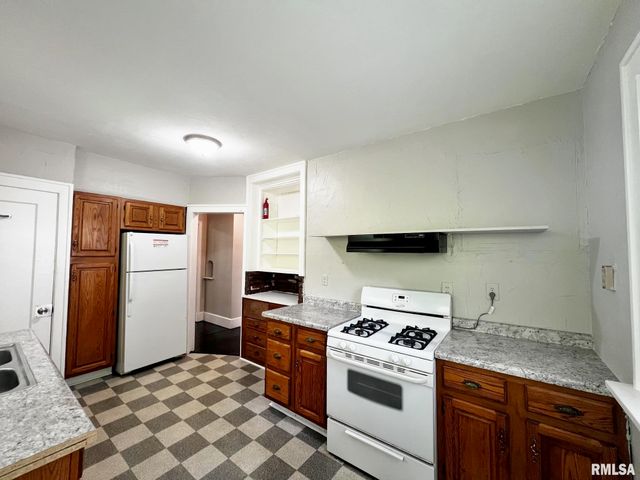 2718 N NORTH Street, Peoria, IL 61604