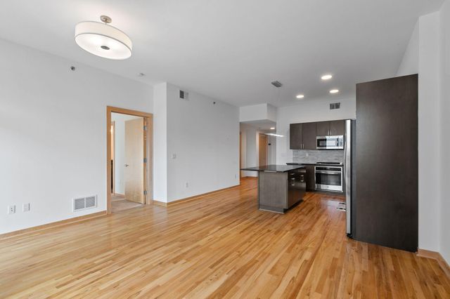 1240 S 2nd Street 225, Minneapolis, MN 55415