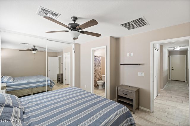 11549 W VOGEL Avenue, Youngtown, AZ 85363