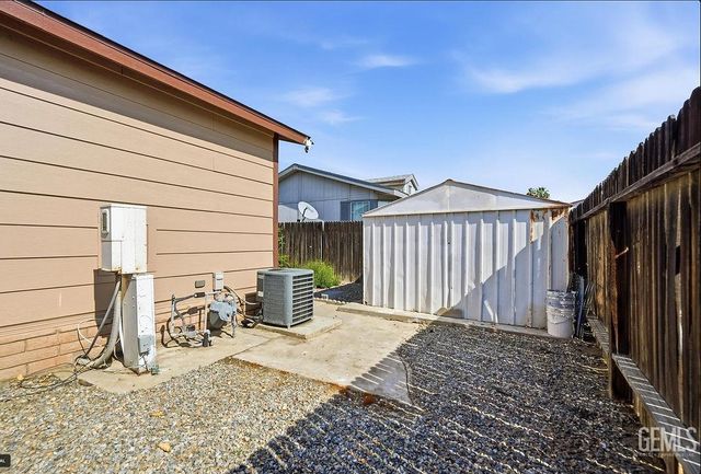 3535 Stine Road 44, Bakersfield, CA 93309