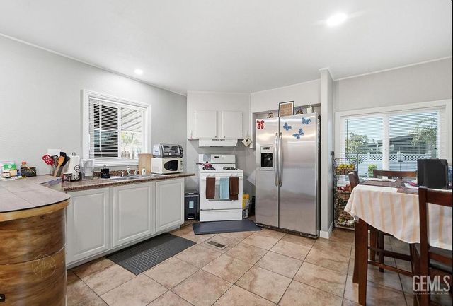 3535 Stine Road 44, Bakersfield, CA 93309