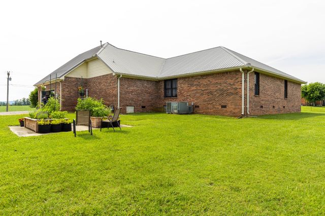 2325 Old Well Rd, Morrison, TN 37357