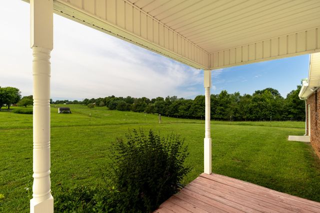 2325 Old Well Rd, Morrison, TN 37357