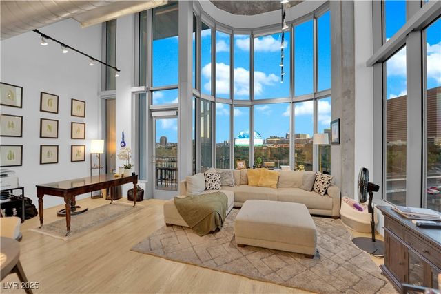 360 East Desert Inn Road 607, Las Vegas, NV 89109